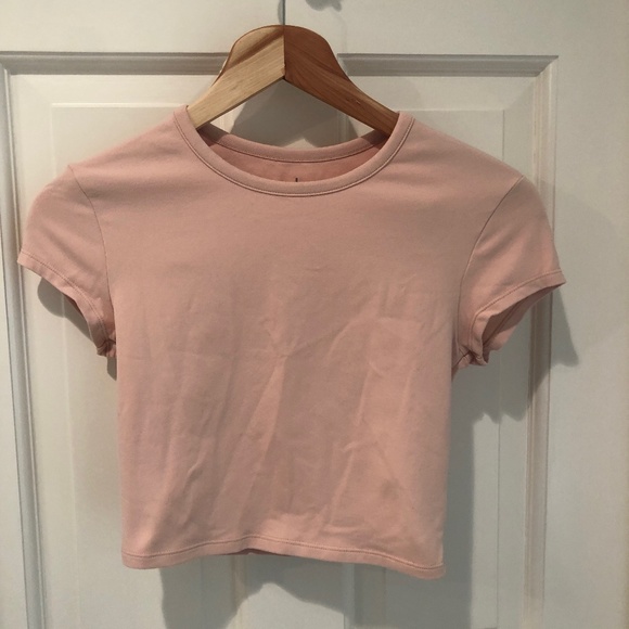 ALO Yoga Tops - Alo Yoga Light Pink Crop Top